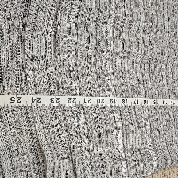 J Jill Top, Size Medium, Pure Jill Linen, Gray, Oversized Whit Pockets - Picture 6 of 10